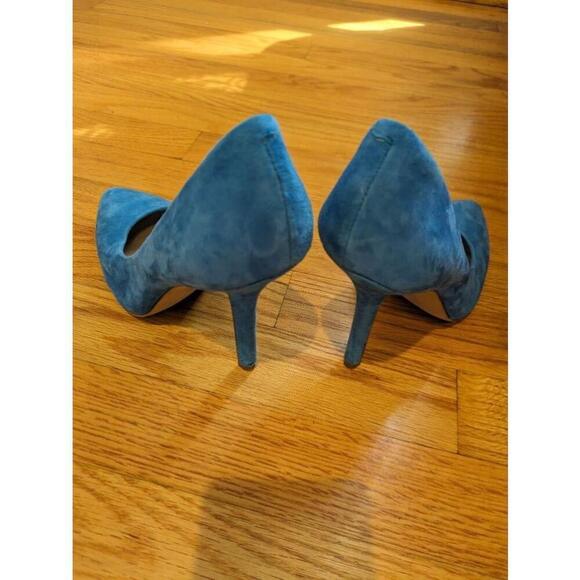 Women's BCBG Blue Suede Pointed Toe Pumps Size 6.5 B/36.5 - Picture 2 of 4